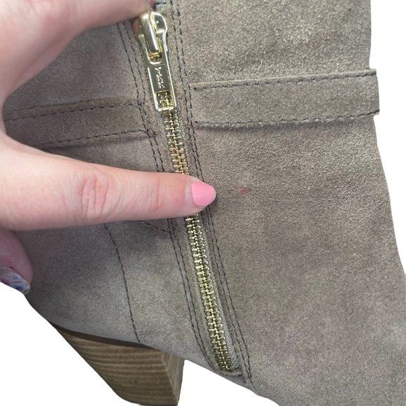 Ralph Lauren Women’s Macie Gray Suede Leather Bootie Boots 8B Buckle Strap Heel - Picture 10 of 10